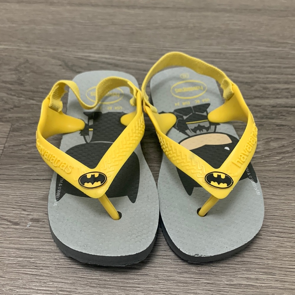 Havaianas Boy Batman Thong Sandals - size 8c